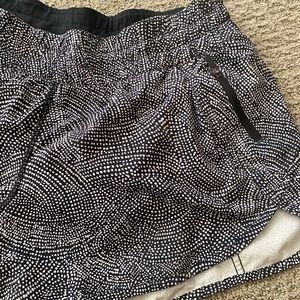 lululemon tracker v 4 inch shorts